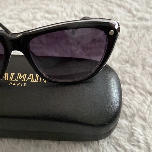 Balmain Cat eye sunglasses 56mm in Black with case - Picture 5 of 9